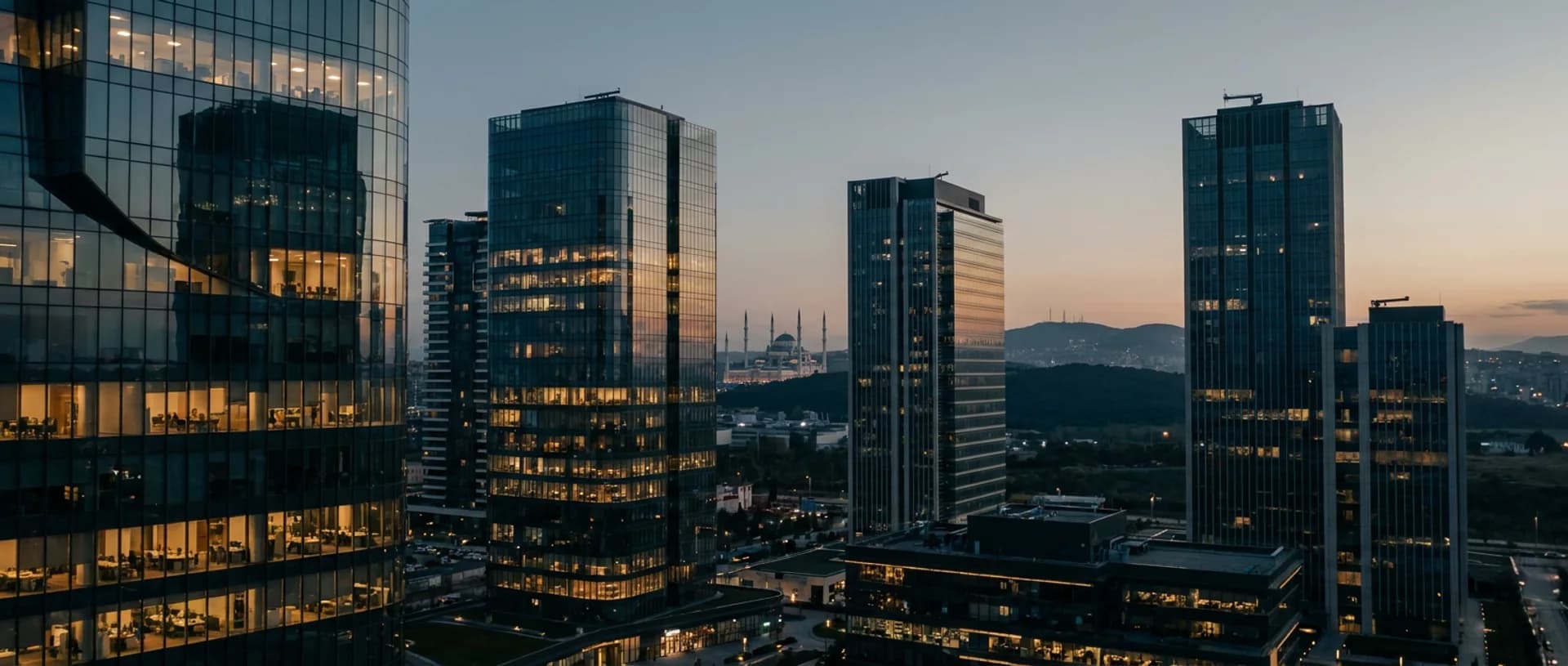 Şehir silüeti ve iş merkezleri